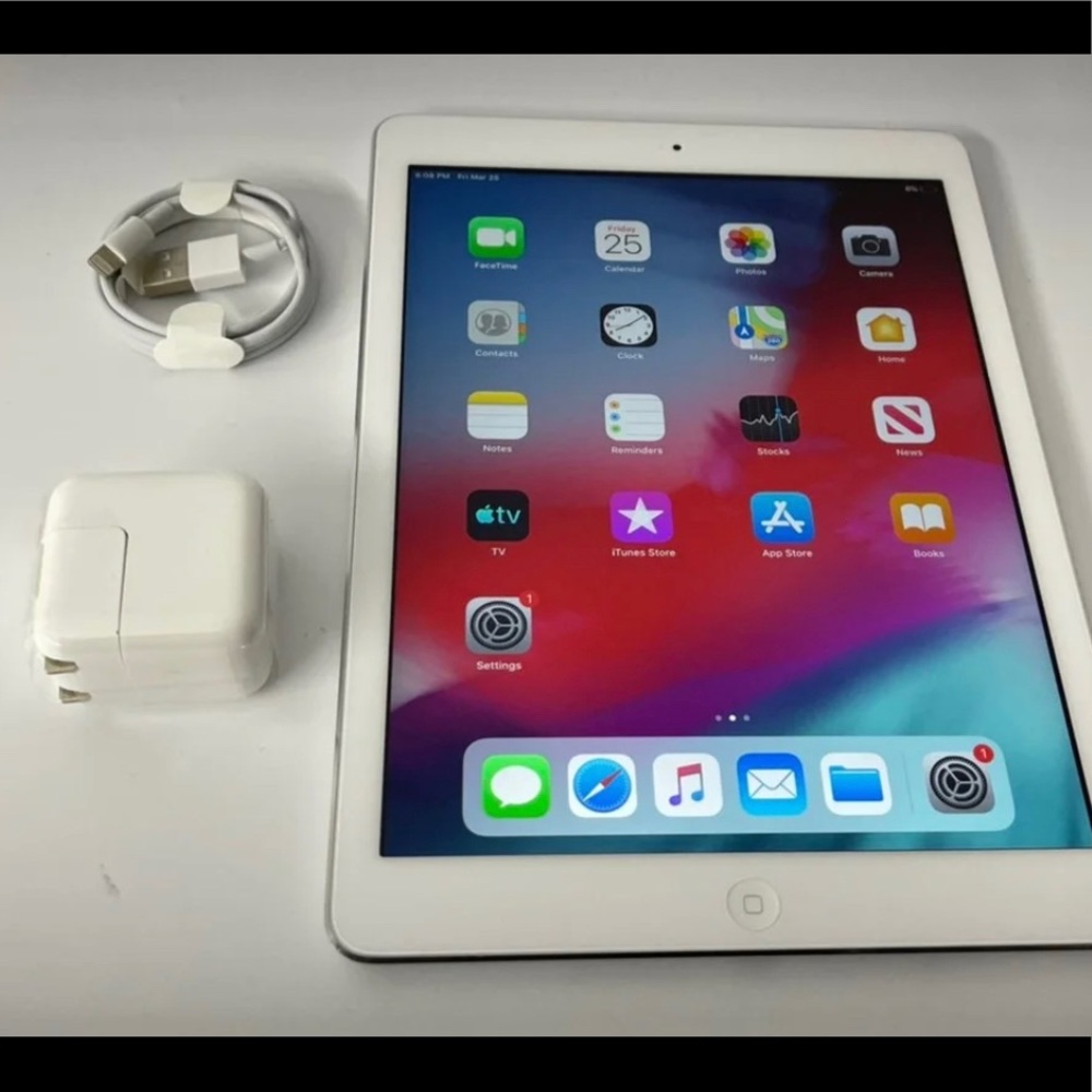 Apple iPad Air 32GB - Excellent